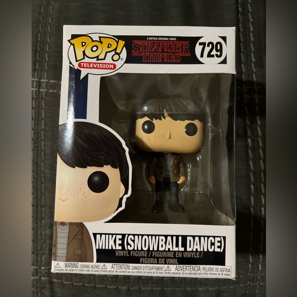 Stranger things funko pop mike snowball dance